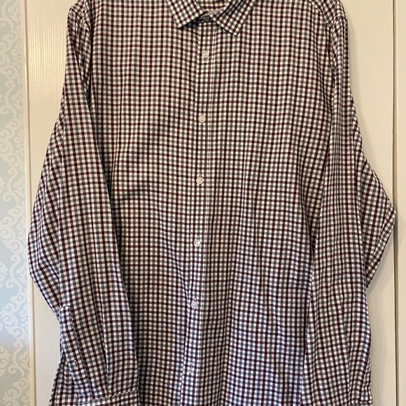 Calvin Klein plaid button down shirt. Very good condition size large - Picture 2 of 4